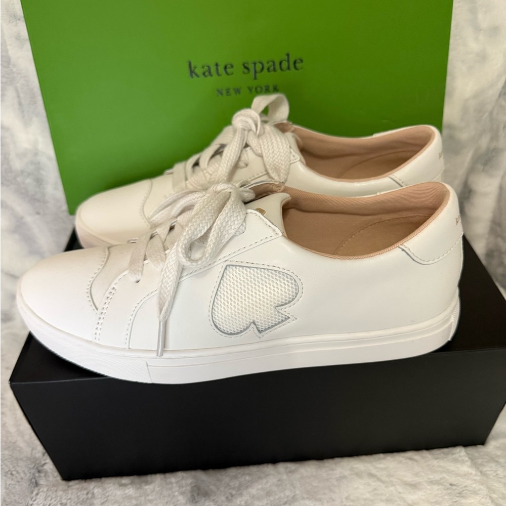 Kate Spade:Fez White Leather Sneakers w/gold accents.
•New With Tags!♠️ Size:8